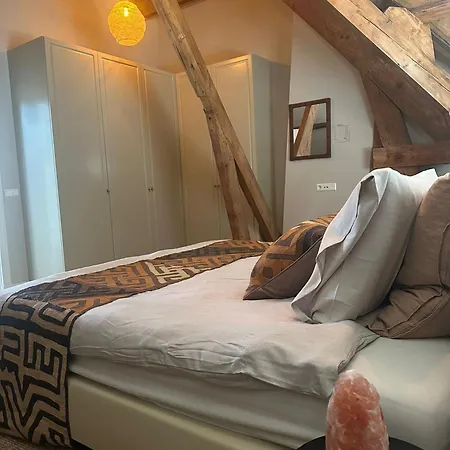 Cosy Close To The And Centre 3*
